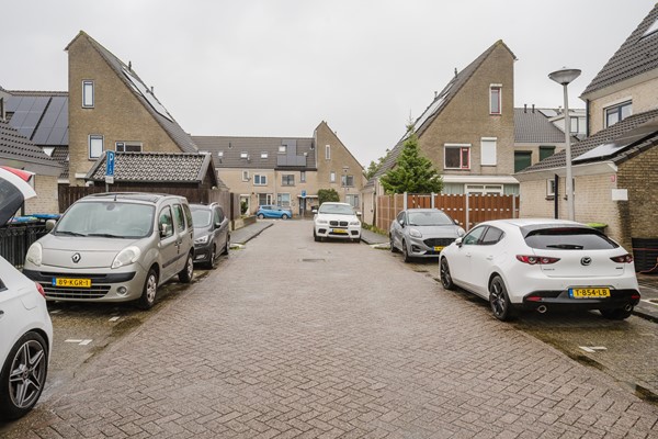 Medium property photo - Roosje Vosstraat 10, 3207 SK Spijkenisse